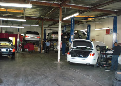 Auto Body Shop «Js Auto Repair and Body», reviews and photos, 260 E Dyer Rd, Santa Ana, CA 92707, USA
