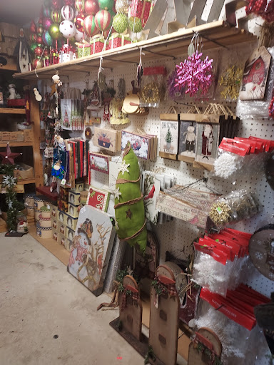 Greenhouse «Country Grapevine», reviews and photos, 510 N Hokendauqua Dr, Bath, PA 18014, USA