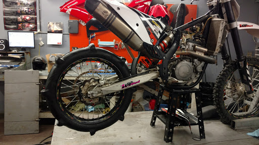 Motorcycle Repair Shop «1Up Motorsports», reviews and photos, 645 N 1st St, Dixon, CA 95620, USA