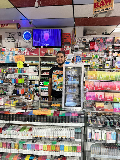 Tobacco Shop «HN Smoke Shop», reviews and photos, 4215 N 19th Ave, Phoenix, AZ 85015, USA