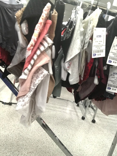 Clothing Store «Ross Dress for Less», reviews and photos, 352 S College Rd, Wilmington, NC 28403, USA