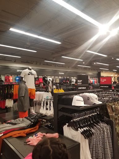 Sporting Goods Store «Nike Factory Store», reviews and photos, 20 City Blvd W #617, Orange, CA 92868, USA