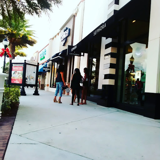 Shopping Mall «Shops At Pembroke Gardens», reviews and photos, 527 SW 145th Terrace, Pembroke Pines, FL 33027, USA