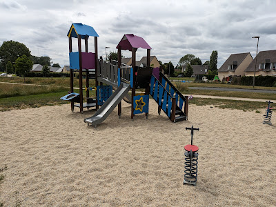 Aire de jeux pour enfants à Mézidon Vallée d'Auge