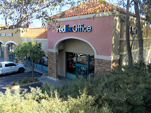 Print Shop «FedEx Office Print & Ship Center», reviews and photos, 24125 Magic Mountain Pkwy, Santa Clarita, CA 91355, USA