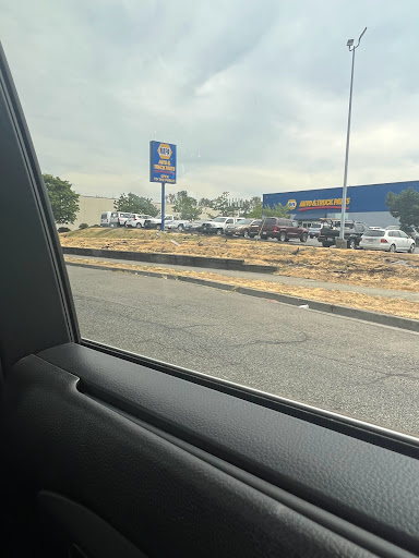 Auto Parts Store «NAPA Auto Parts - Genuine Parts Company», reviews and photos, 8441 S 180th St, Kent, WA 98032, USA