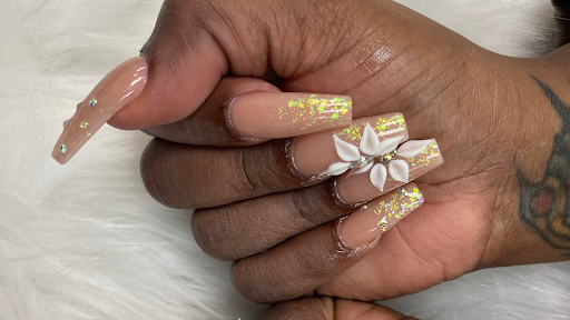 Luxury Nails & Spa