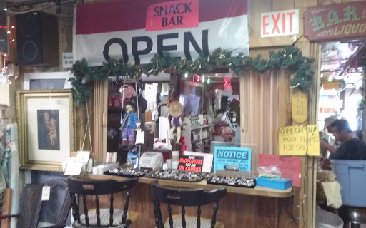 The Douglas Flea Market, 436 NE Main St, Douglas, MA 01516, USA, 