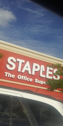Office Supply Store «Staples», reviews and photos, 591 Memorial Dr, Chicopee, MA 01020, USA