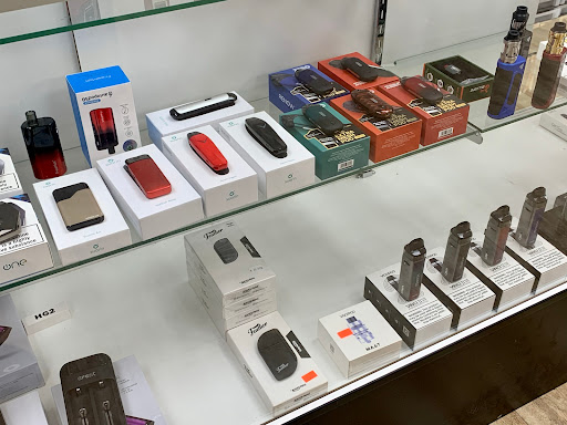 Tobacco Shop «Smoke Hut Smoke Shop», reviews and photos, 11902 Blue Ridge Boulevard g, Grandview, MO 64030, USA