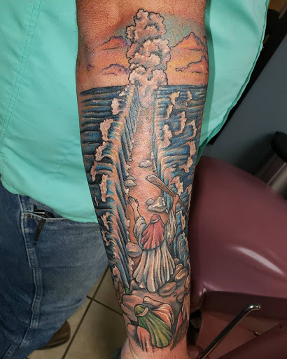 Tattoo Shop «La Rue Tattoo Inc.», reviews and photos, 351 N Central Ave, Umatilla, FL 32784, USA