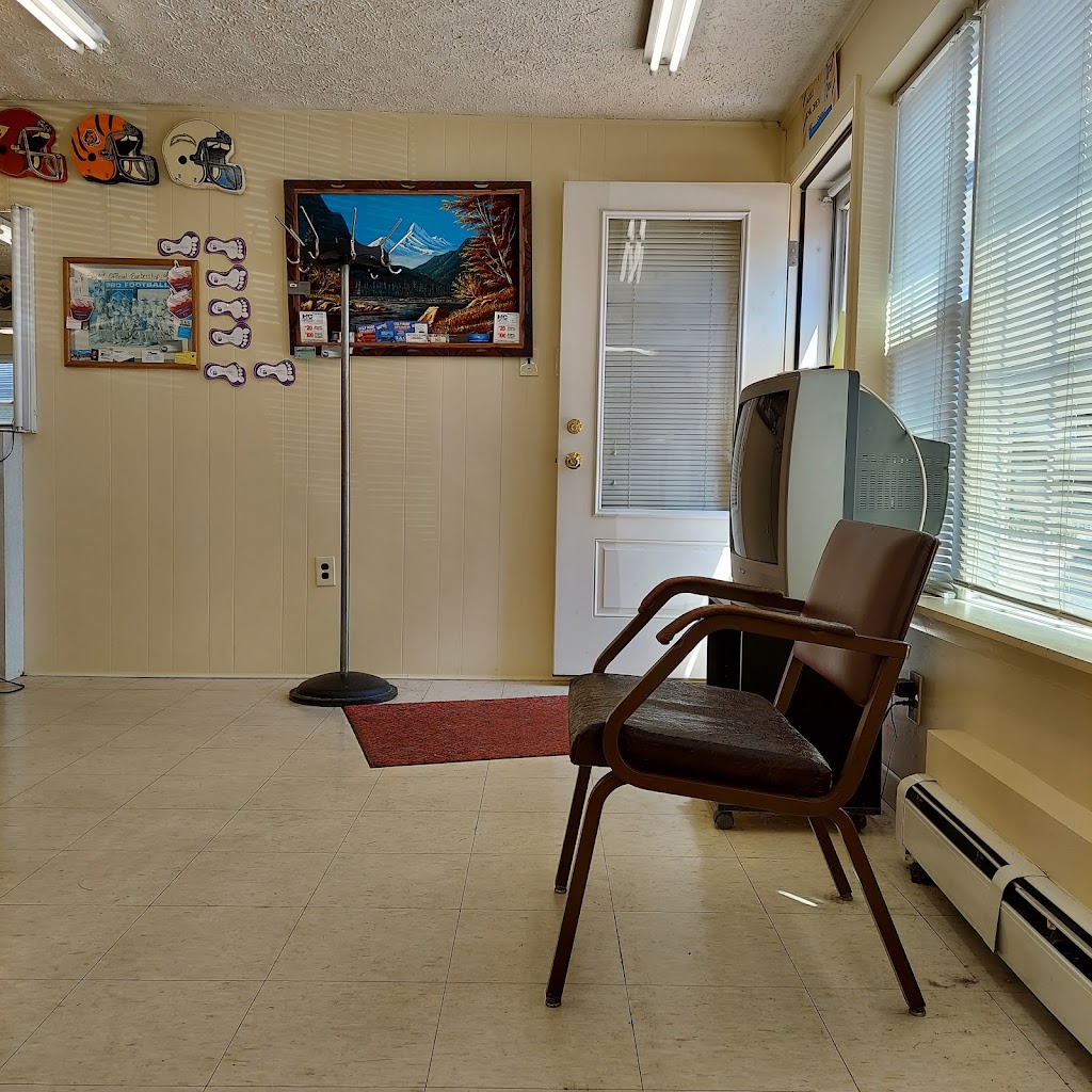 Slyes Barber Shop 20707