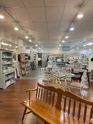 Thrift Store «Re-Uzit Shop of New Holland», reviews and photos, 707 W Main St, New Holland, PA 17557, USA