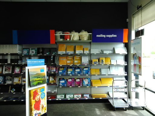 Print Shop «FedEx Office Print & Ship Center», reviews and photos, 13869 W Bell Rd #106, Surprise, AZ 85374, USA