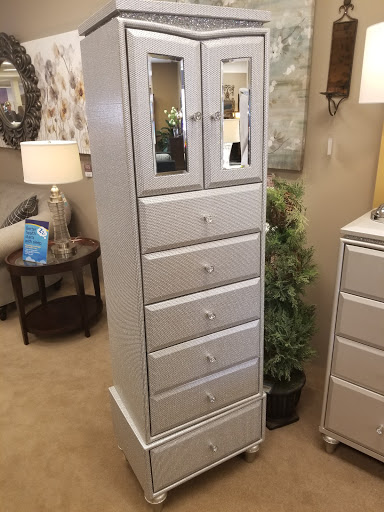 Furniture Store «Raymour & Flanigan Furniture and Mattress Store», reviews and photos, 275 Glen Cove Rd, Carle Place, NY 11514, USA