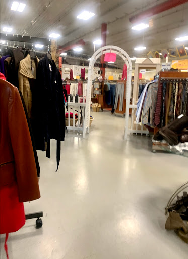 Thrift Store «Second Impressions Upscale Thrift Store», reviews and photos, 3750 S Westnedge Ave, Kalamazoo, MI 49008, USA
