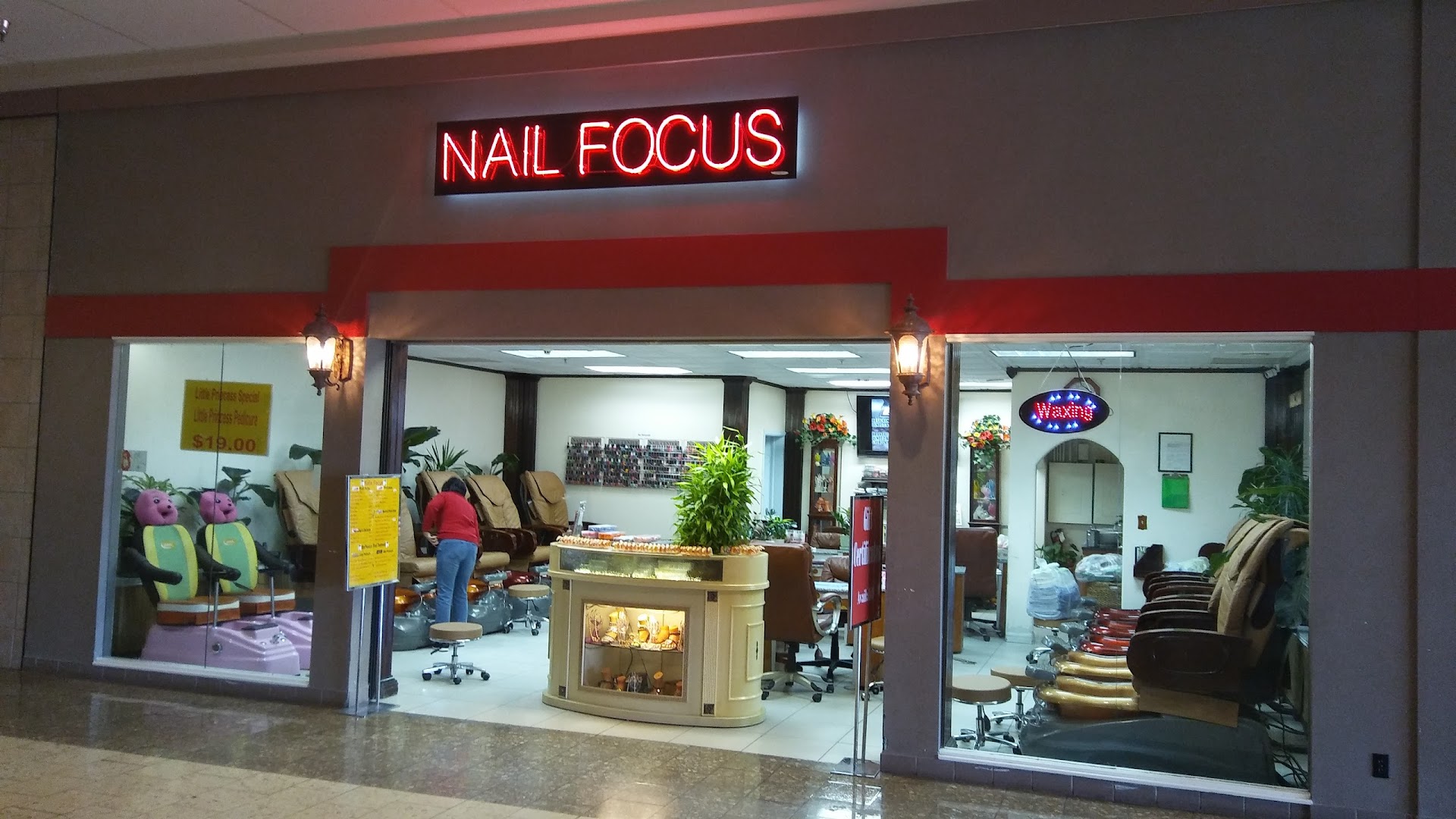 Nail Focus