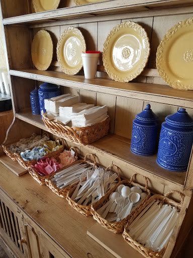 Restaurant «La Baguette French Bread and Pastry Shop», reviews and photos, 3088 Poplar Ave, Memphis, TN 38111, USA