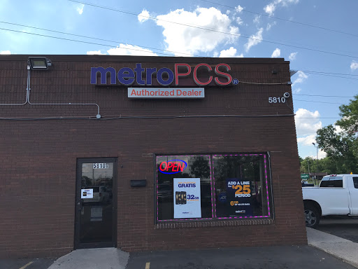 Cell Phone Store «MetroPCS Authorized Dealer», reviews and photos, 5810 Xerxes Ave N, Brooklyn Center, MN 55430, USA