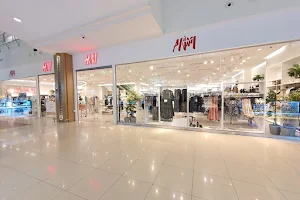 H&M image