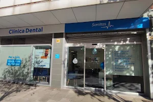 Clínica Dental Milenium Cornellá - Sanitas image