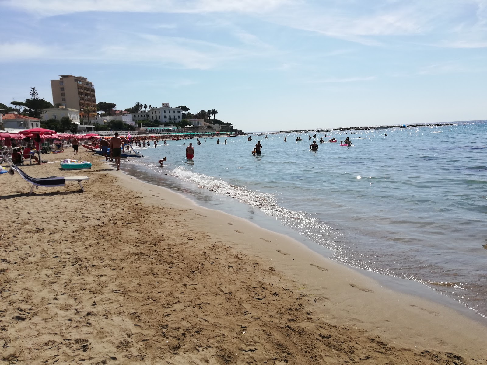 Foto di Santa Marinella beach con baia piccola