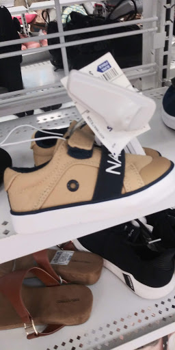 Clothing Store «Ross Dress for Less», reviews and photos, 2803 Battleground Ave, Greensboro, NC 27408, USA