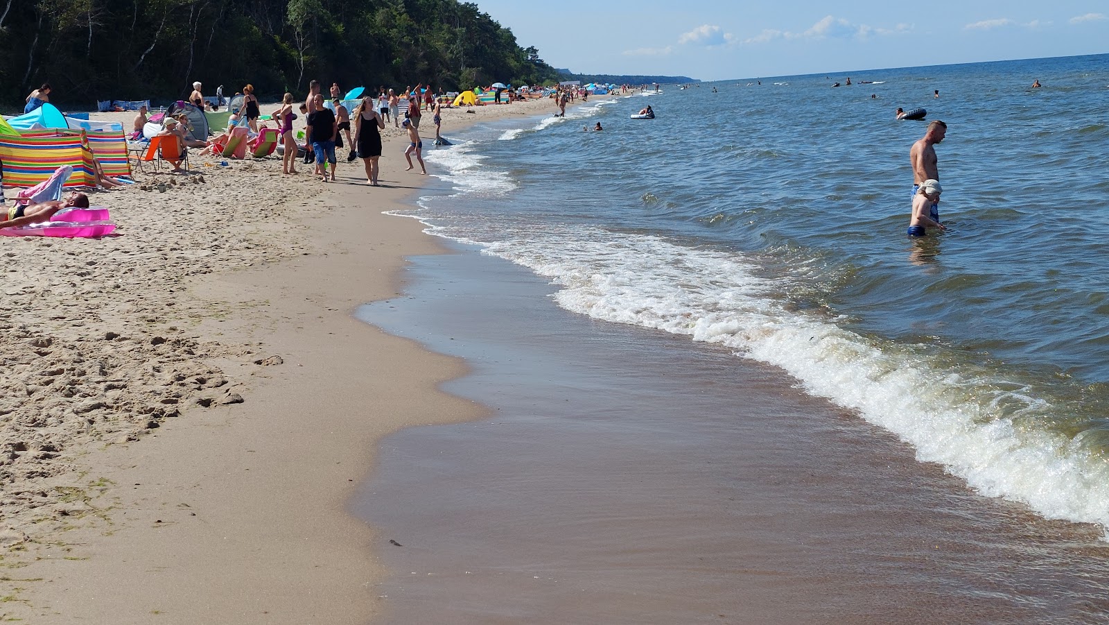 Foto de Pustkowo Beach y el asentamiento