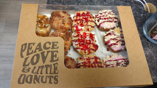 Donut Shop «Peace, Love And Little Donuts Of Green», reviews and photos, 3700 Massillon Rd, Uniontown, OH 44685, USA