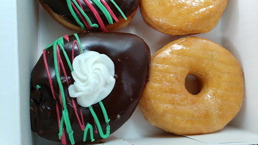 Donut Shop «Jupiter Donut Factory», reviews and photos, 141 Center St, Jupiter, FL 33458, USA