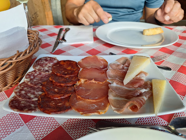 Restaurante -Tasca Tapias by null