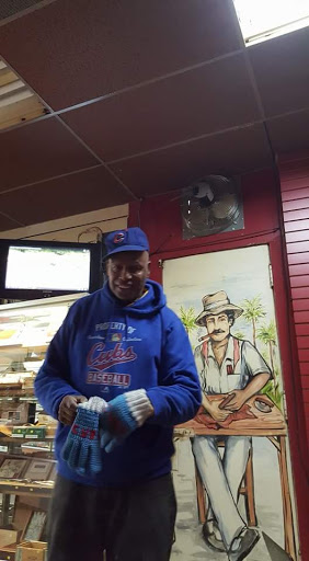 Tobacco Shop «Around The World Tobacco», reviews and photos, 1044 W Belmont Ave, Chicago, IL 60657, USA