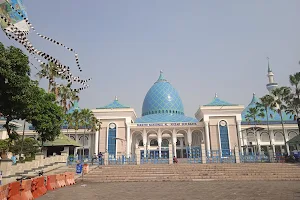 al-Akbar National Mosque Surabaya image