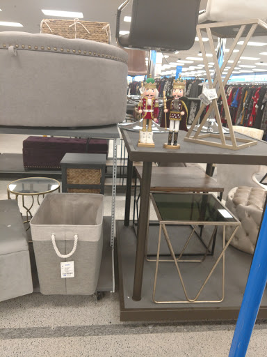 Clothing Store «Ross Dress for Less», reviews and photos, 835 Cortez Rd W, Bradenton, FL 34207, USA