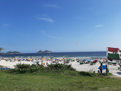 Barra da Tijuca Plajı'in fotoğrafı - rahatlamayı sevenler arasında popüler bir yer