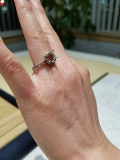 Jewelry Store «Barmakian Jewelers», reviews and photos, 300 Daniel Webster Hwy, Nashua, NH 03060, USA