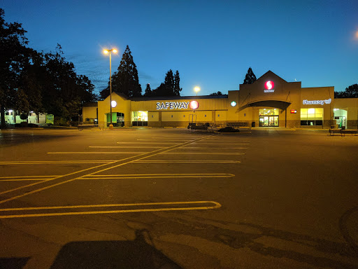 Grocery Store «Safeway», reviews and photos, 95 82nd Dr, Gladstone, OR 97027, USA