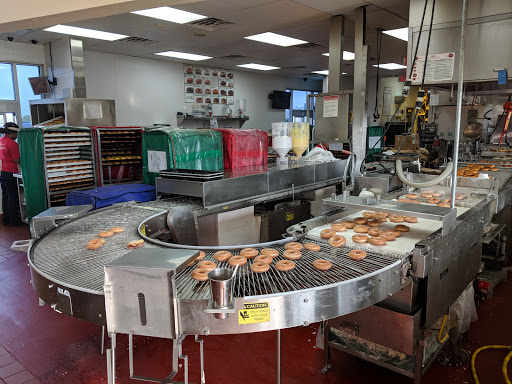 Bakery «Krispy Kreme Doughnuts», reviews and photos, 208 W 14 Mile Rd, Troy, MI 48083, USA