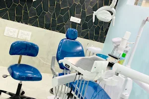 MOLEKULE DENTAL - Best Dental Clinic In pitampura | Best Dental Implant clinic in pitampura | RCT Aligners best dentist image