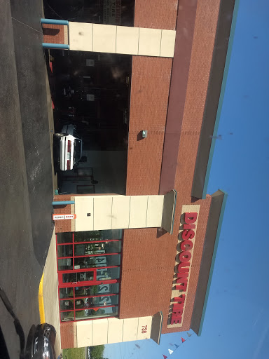 Tire Shop «Discount Tire Store - Smyrna, TN», reviews and photos, 738 President Pl, Smyrna, TN 37167, USA