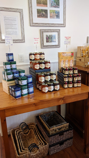 Farm «Pacific Hazelnut Farms & Candy Factory», reviews and photos, 14673 Ottaway Rd NE, Aurora, OR 97002, USA