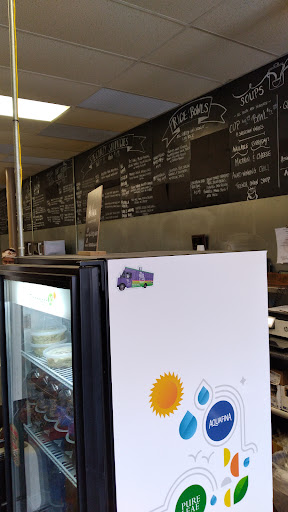 Cafe «A La Mode Cafe & Catering», reviews and photos, 331 Nottingham Rd, Syracuse, NY 13210, USA