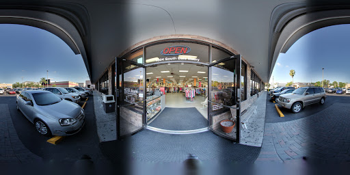 Thrift Store «Sunshine Thrift Store», reviews and photos, 4304 S Dale Mabry Hwy, Tampa, FL 33611, USA