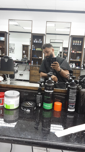 Barber Shop «Fashion Hair Salon», reviews and photos, 3330 Hillcroft St f, Houston, TX 77057, USA