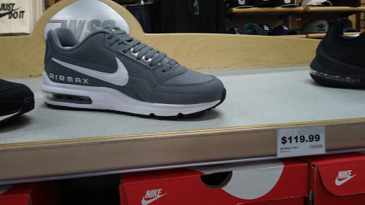 Shoe Store «WSS», reviews and photos, 1700 S Garey Ave, Pomona, CA 91766, USA