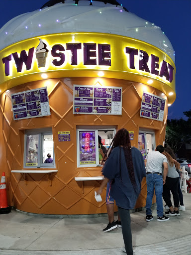 Ice Cream Shop «Twistee Treat Tidwell», reviews and photos, 7500 W Tidwell Rd, Houston, TX 77040, USA