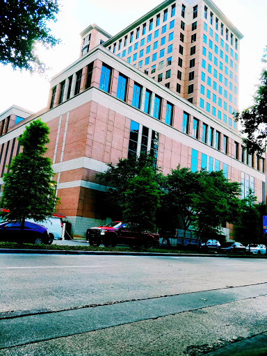 Shopping Mall «Uptown Plaza - Dallas», reviews and photos, 2222 McKinney Ave, Dallas, TX 75201, USA