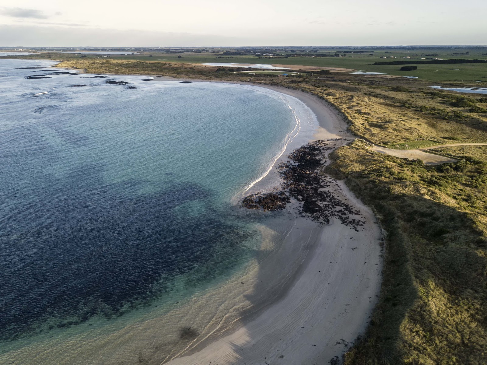 Fotografija Killarney Beach nahaja se v naravnem okolju