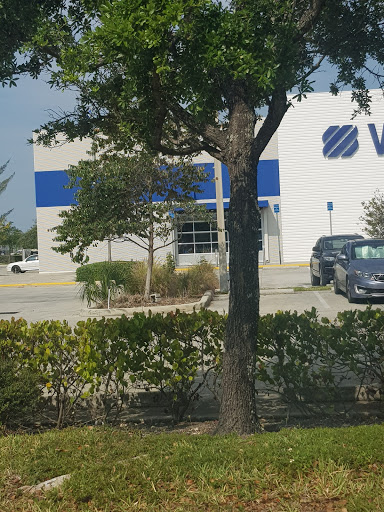 Marine Supply Store «West Marine», reviews and photos, 2401 S Andrews Ave, Fort Lauderdale, FL 33316, USA