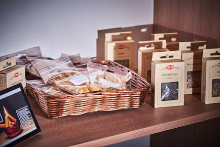 ALTERNATIVE THERAPIST CENTER - ALTERNATIVE THERAPIST CENTER